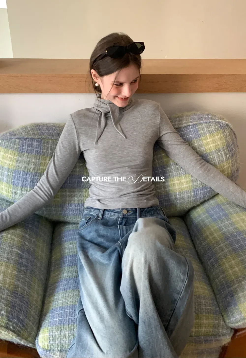 wide leg denim jeans with high waist design