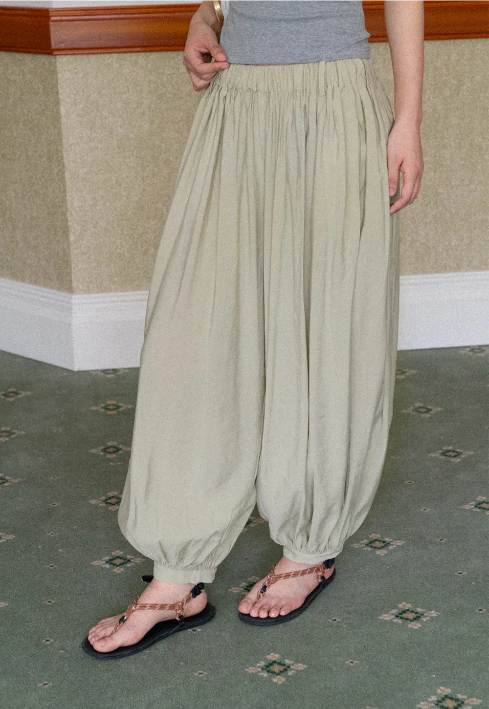 Loose Fit Elastic Waist Wide Leg Pants