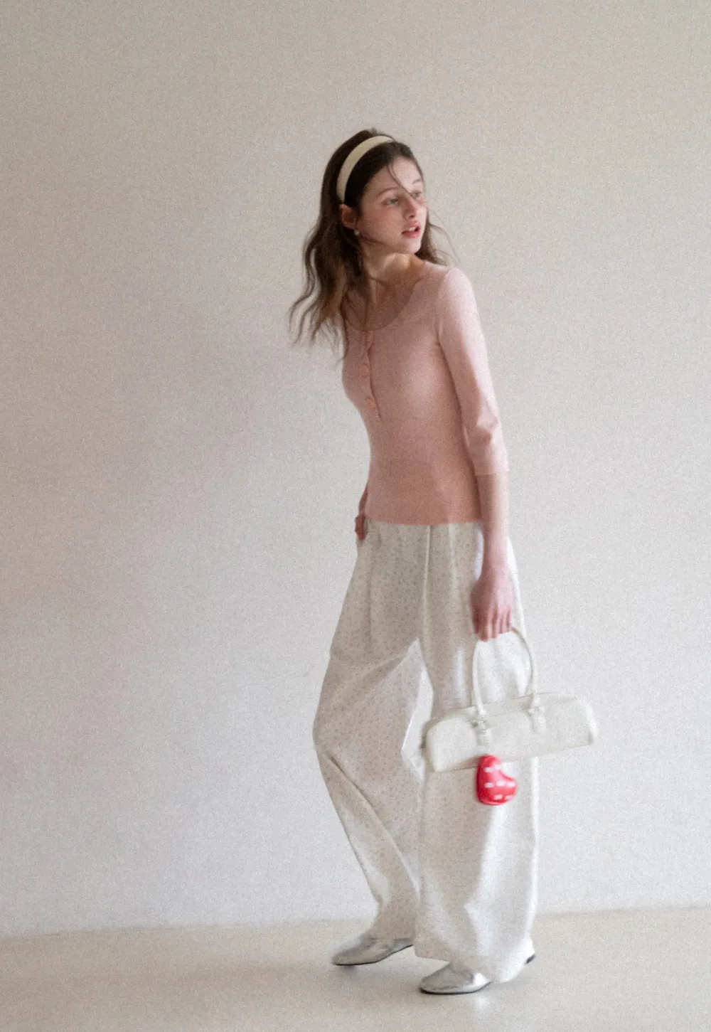 Woolen knit sweater with ribbed hem and cuffs