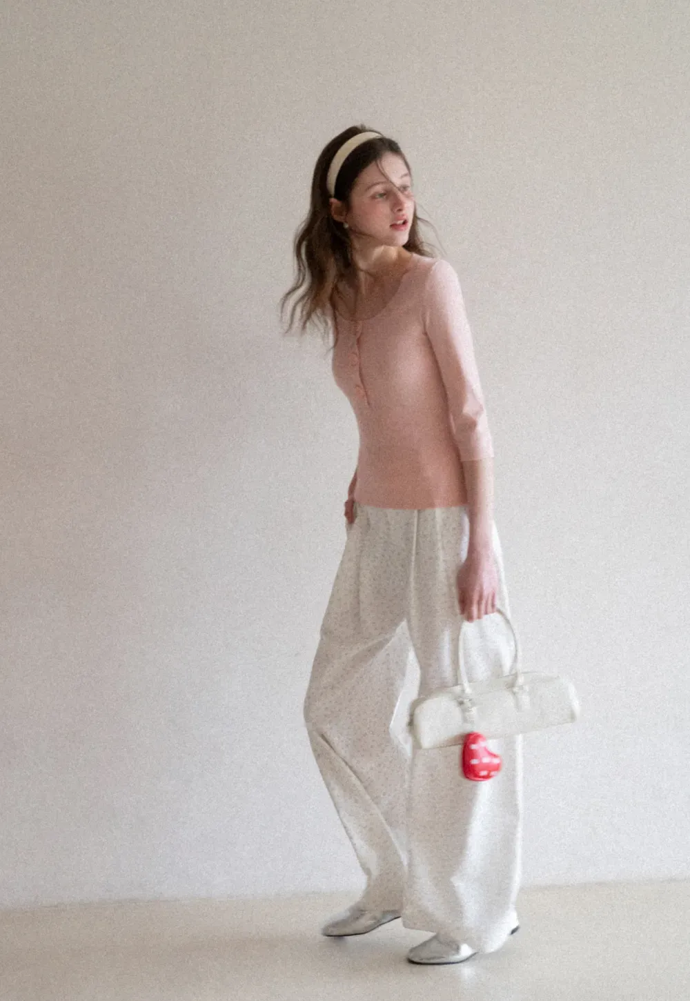 Woolen knit sweater with ribbed hem and cuffs