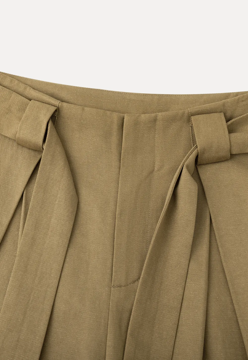 Wide leg pleated casual pants with tie waist design