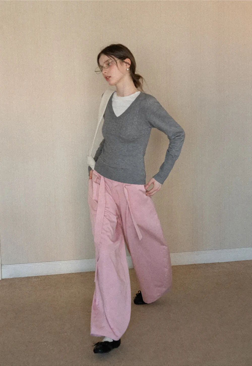 Wide leg pleated casual pants with tie waist design