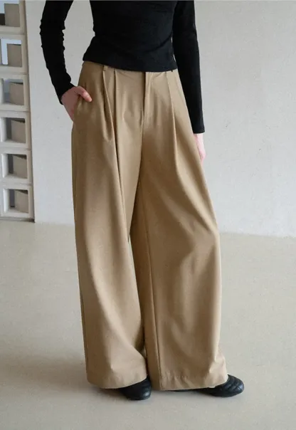 Wide leg pleated casual pants with front pockets