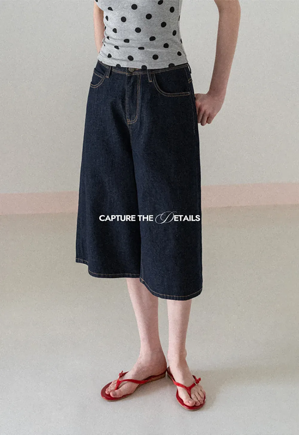 Wide leg cropped denim pants with contrast stitching