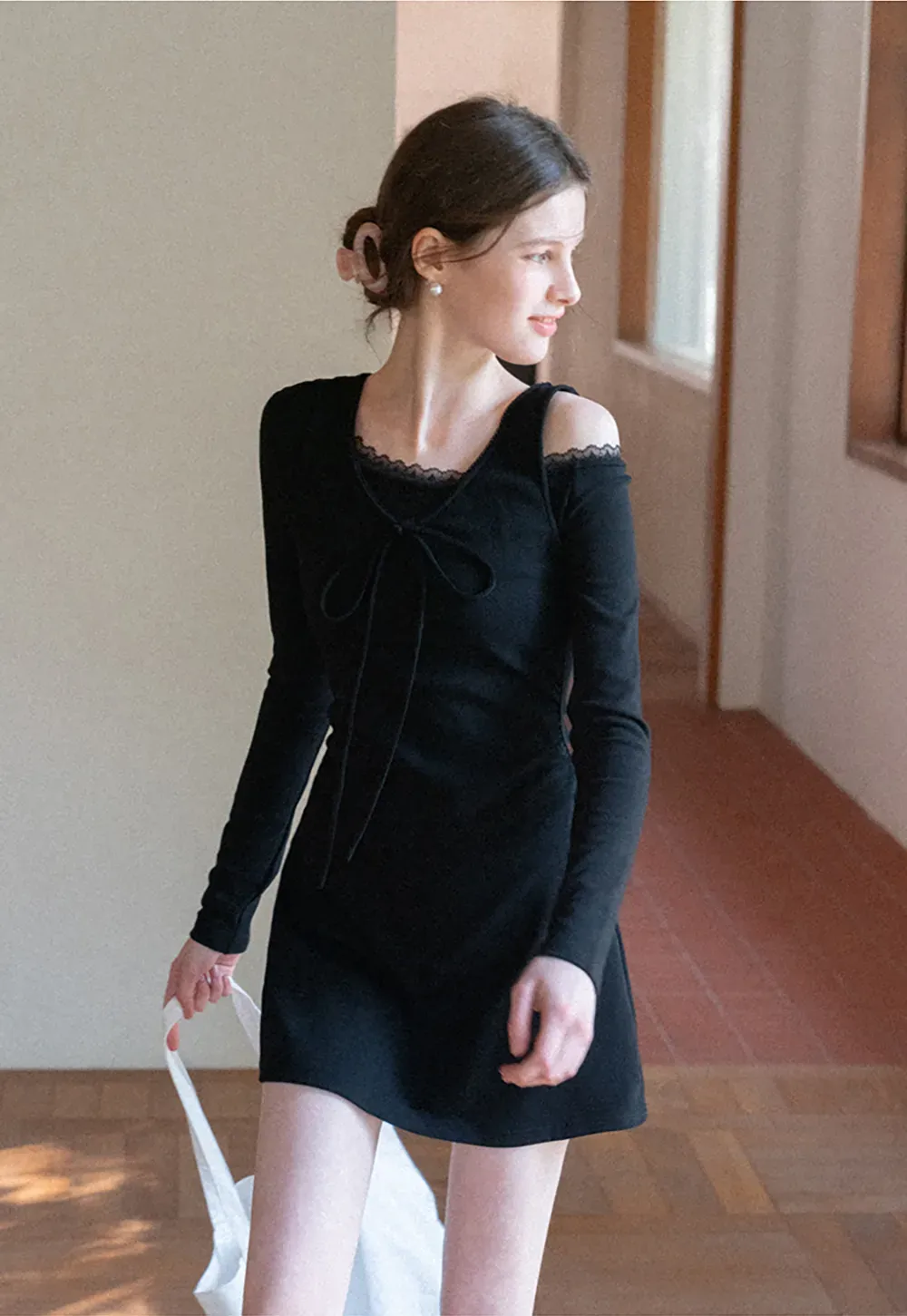 Sleeveless dress with front tie detail and t shirt