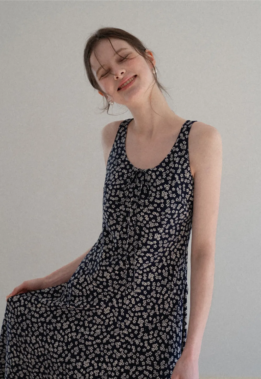 Floral Print Sleeveless Midi Dress with V Neck