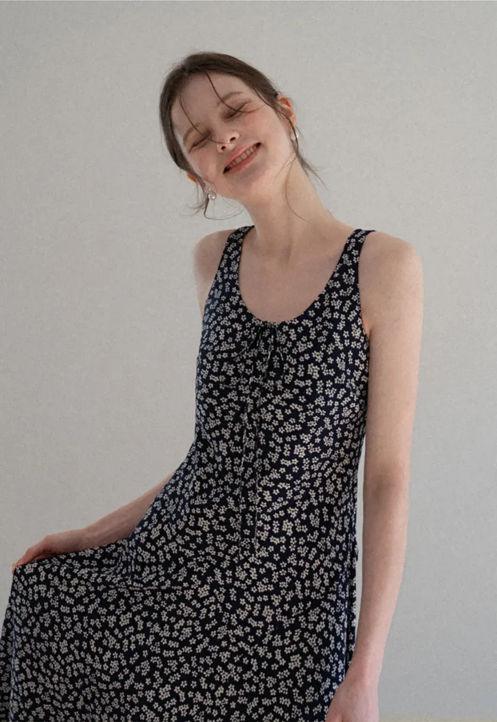 Floral Print Sleeveless Midi Dress with V Neck