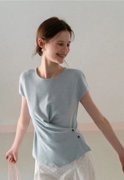 Lightweight Knit Top with Asymmetrical Hem