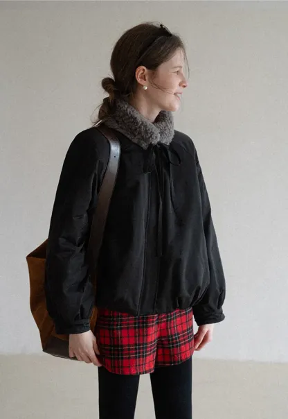 Stylish Short Jacket with Furry Collar and Zipper Design