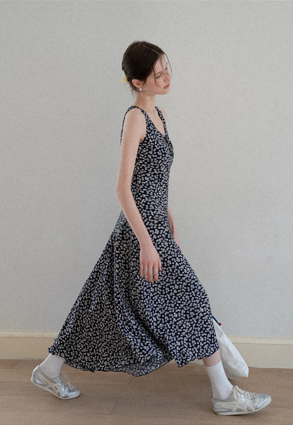 Floral Print Sleeveless Midi Dress with V Neck