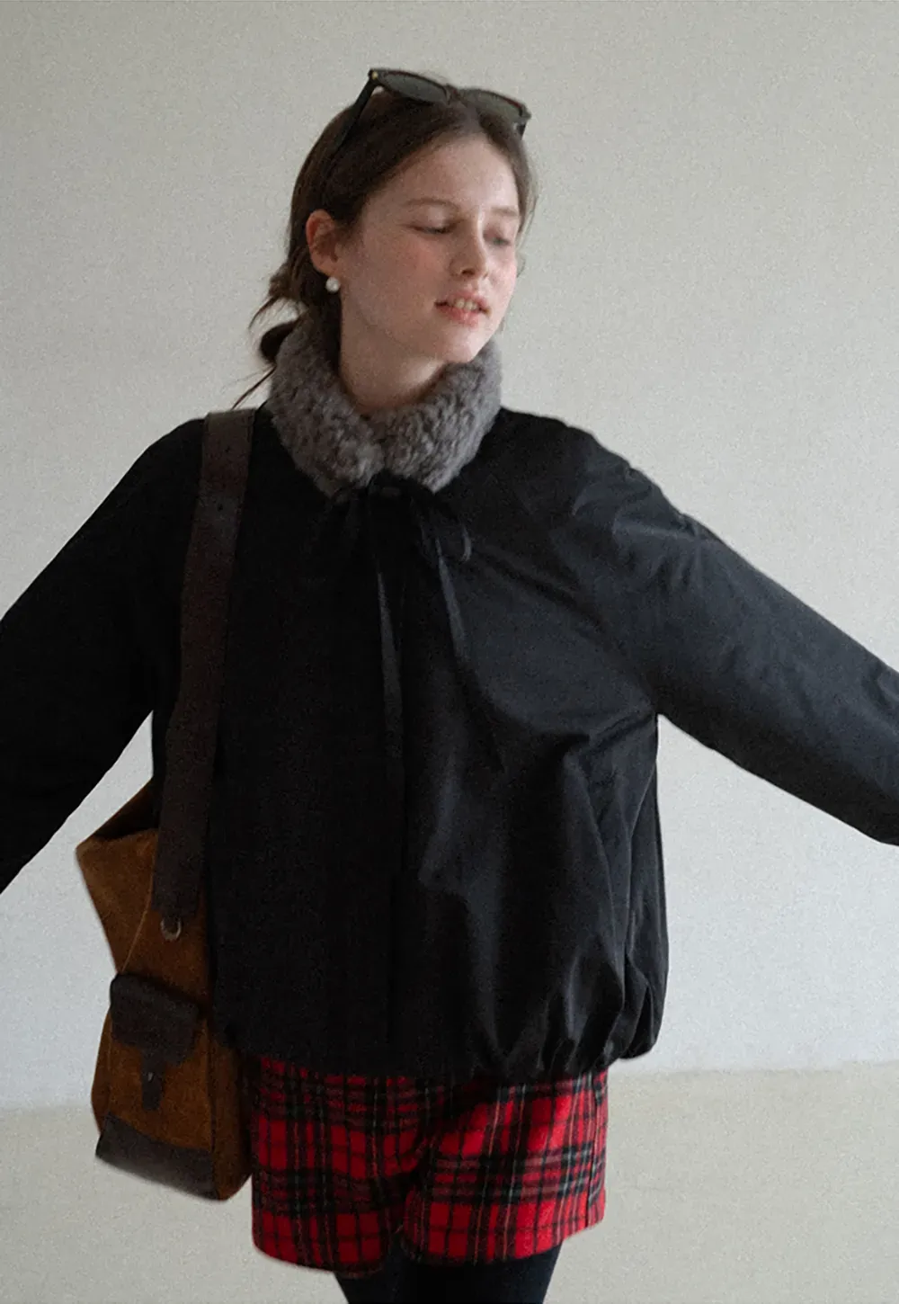 Stylish Short Jacket with Furry Collar and Zipper Design