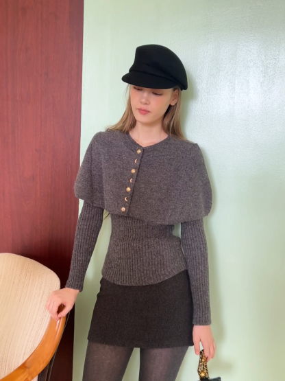 Cropped Buttoned Cape with V-Neck Fitted Thick Knit Sweater