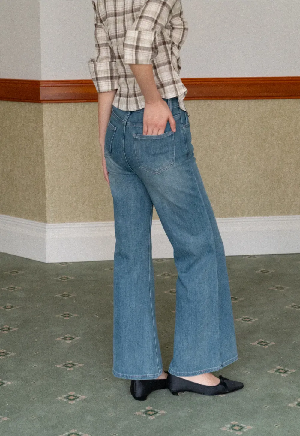 Flared Cut Denim Jeans with High Waist