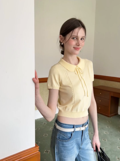 Short Sleeve Knit Top with Collar and Drawstring