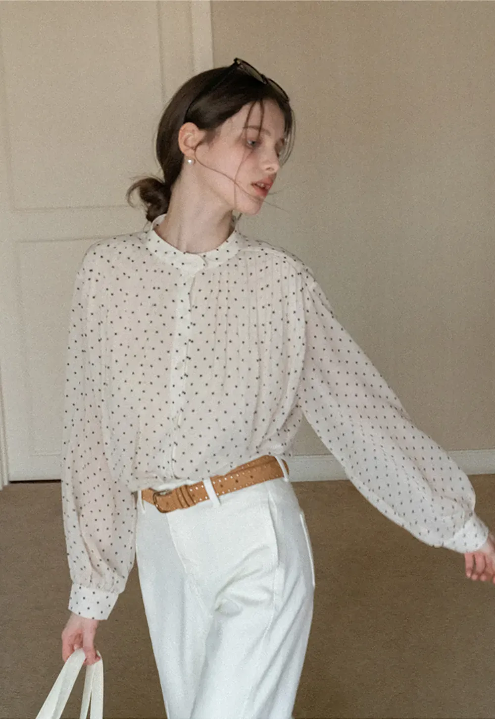 Elegant Blouse with Delicate Dot Pattern and Puffed Sleeves
