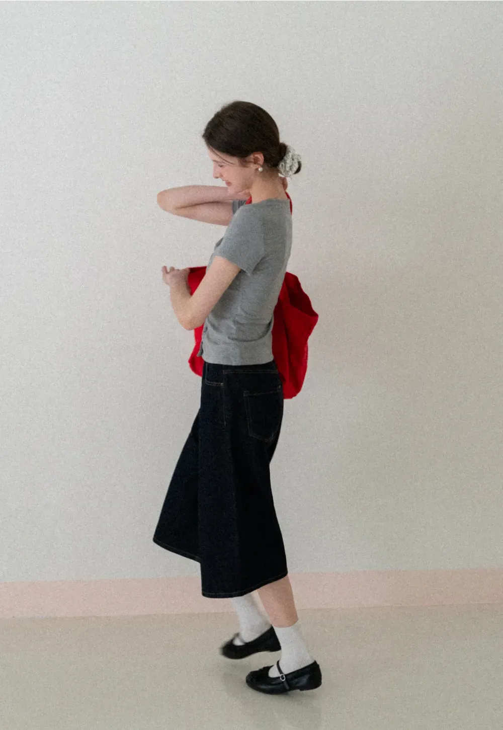 Wide leg cropped denim pants with contrast stitching