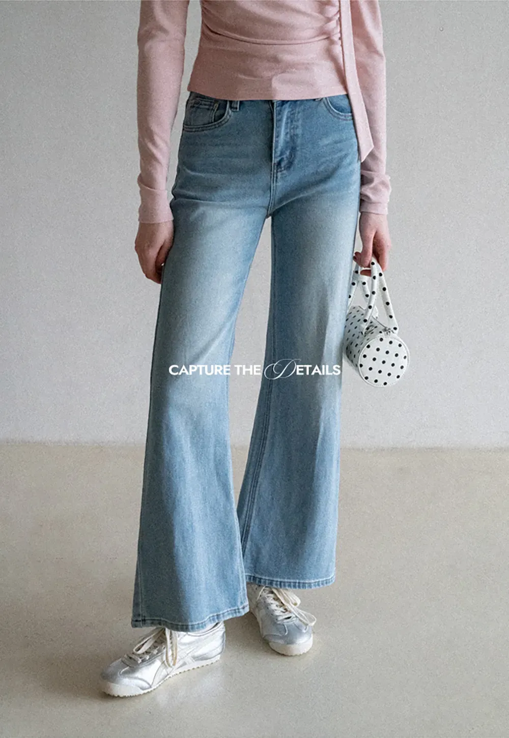 flared high waist jeans with back pocket design