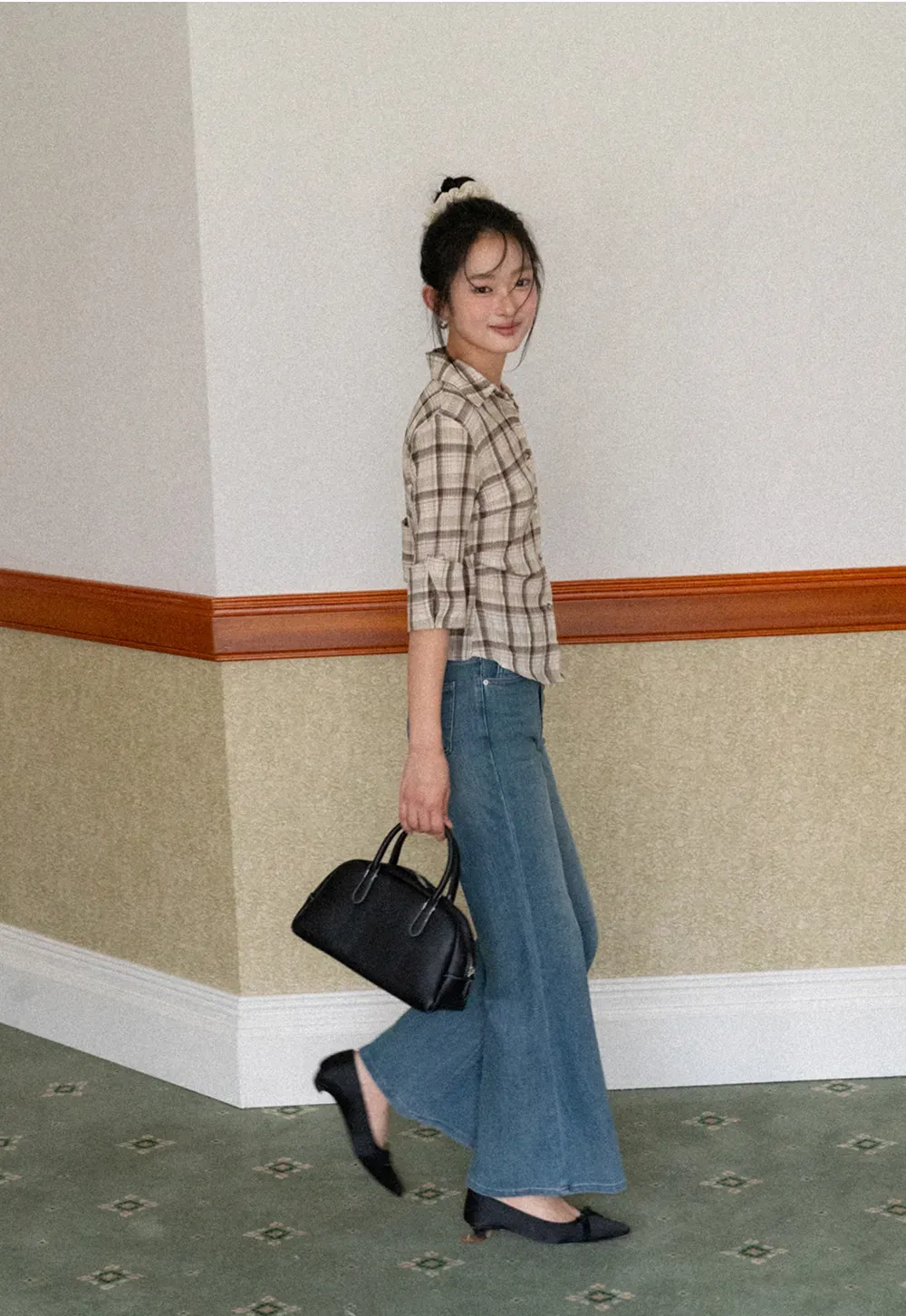 Flared Cut Denim Jeans with High Waist