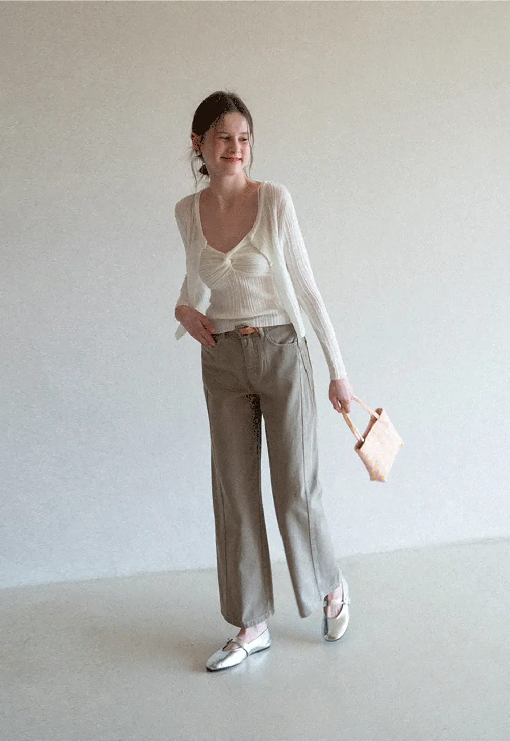 Ribbed knit sweater with V neckline and long sleeves