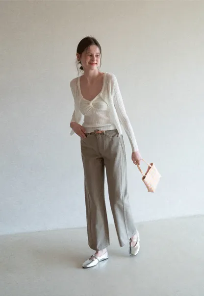 Ribbed knit sweater with V neckline and long sleeves