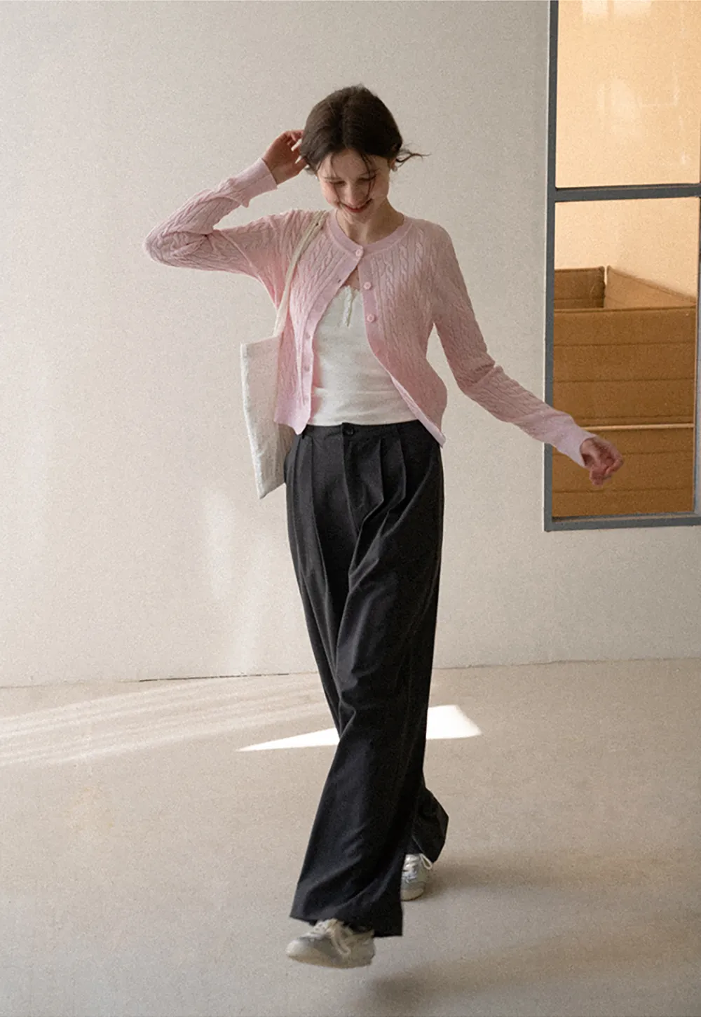 Wide leg pleated casual pants with front pockets