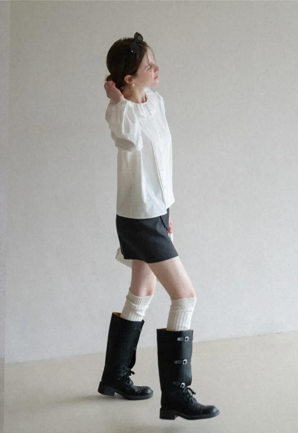 A-line mini skirt with front zipper closure