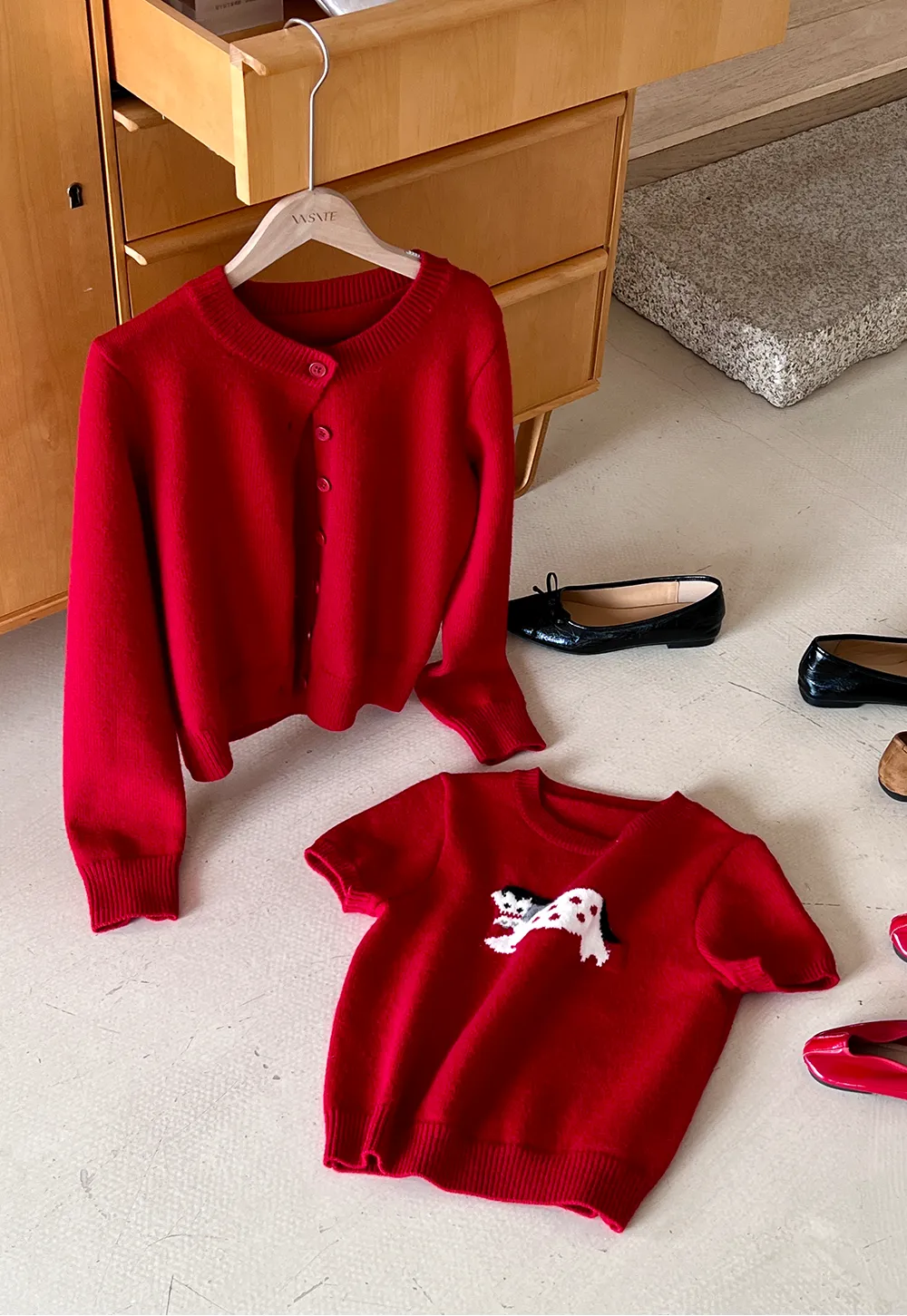 Stylish Knit Cardigan with Embroidered Design