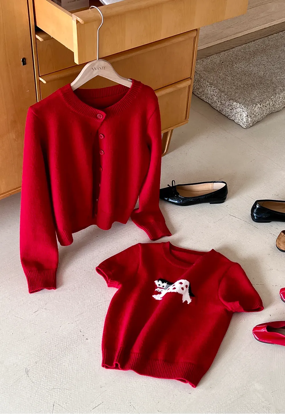 Stylish Knit Cardigan with Embroidered Design