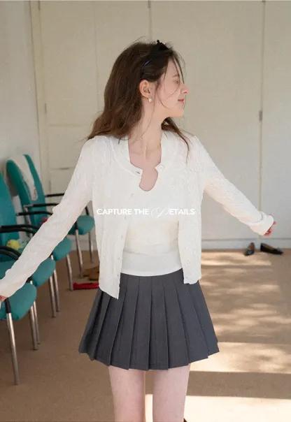 V neck halter tank top with fitted silhouette