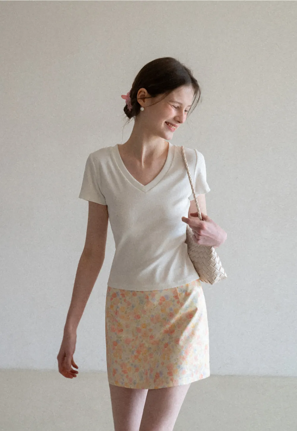 V neck short sleeve knit t shirt