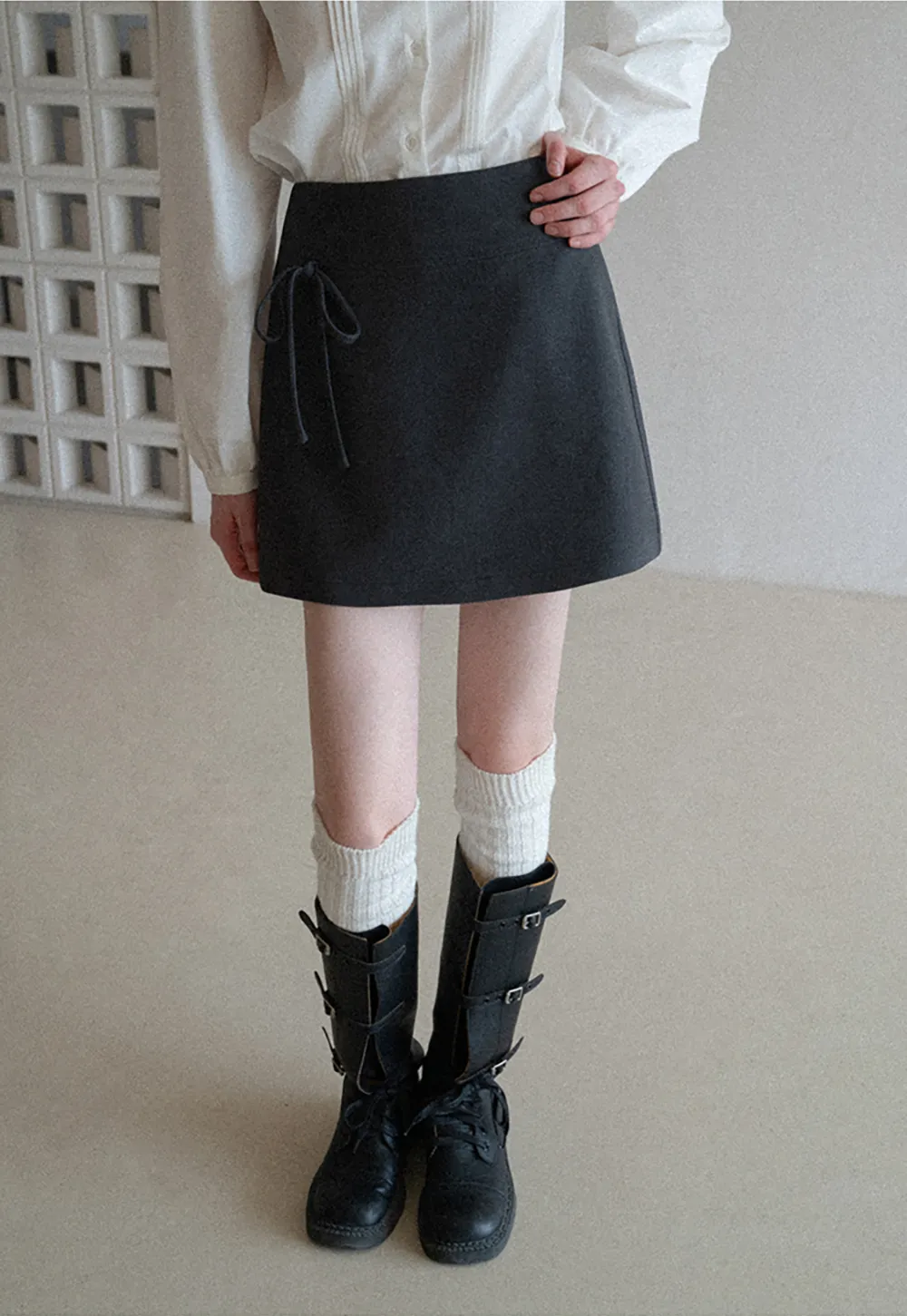 A-line mini skirt with front zipper closure