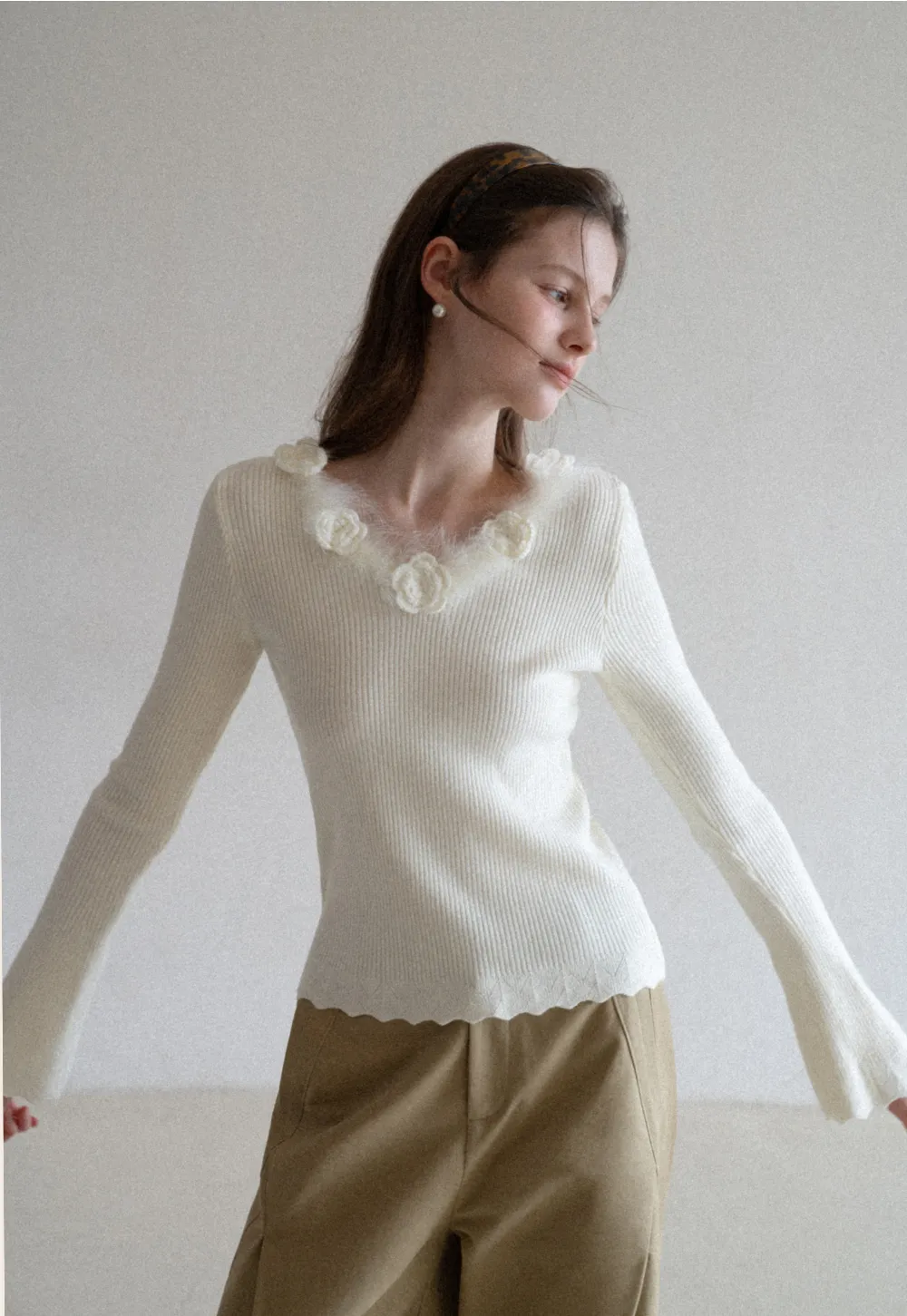 Floral Embellished V Neck Woolen Knit Sweater