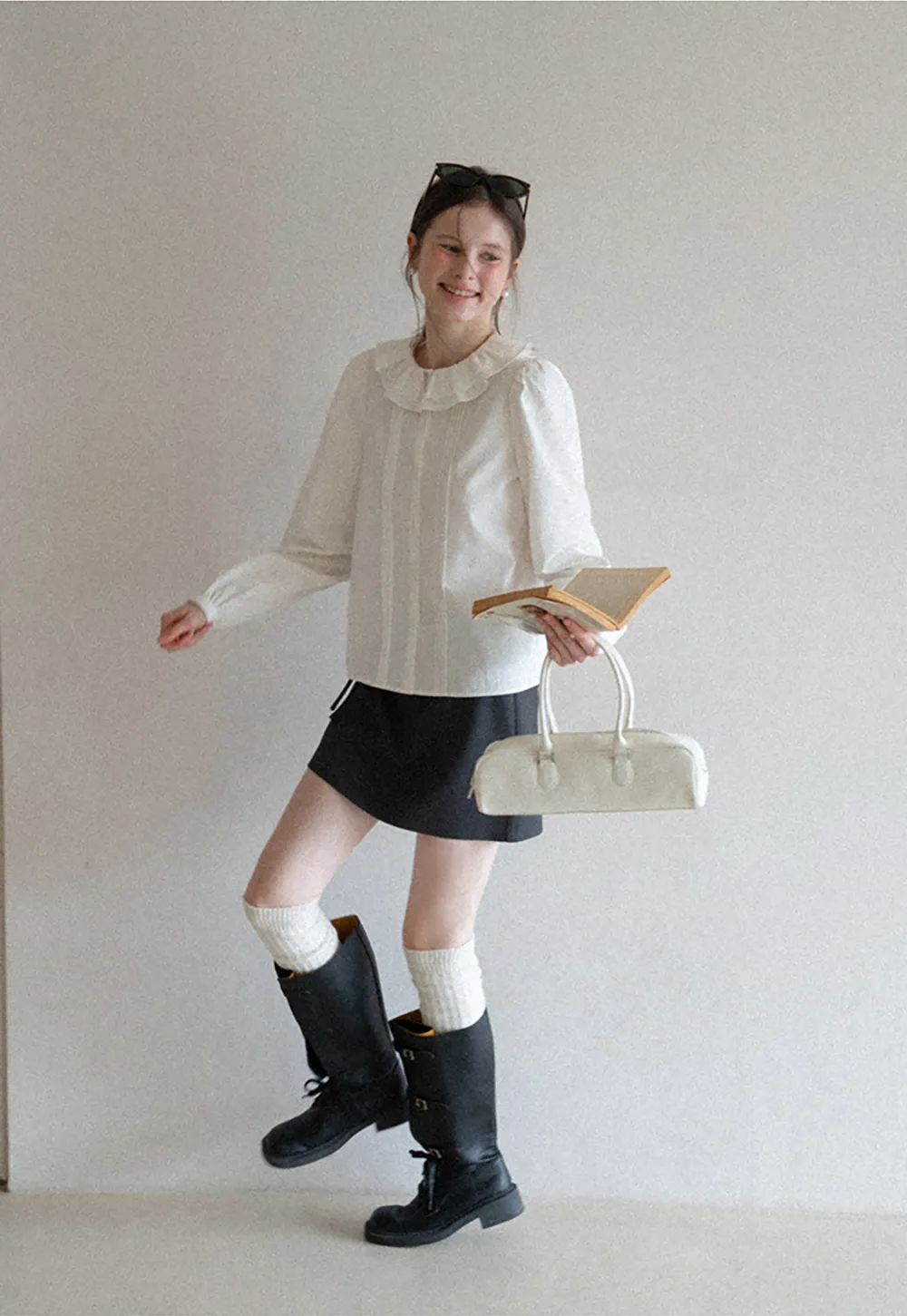 A-line mini skirt with front zipper closure