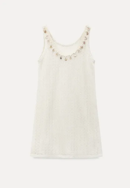 knitted sleeveless tank top with lace trim and button details