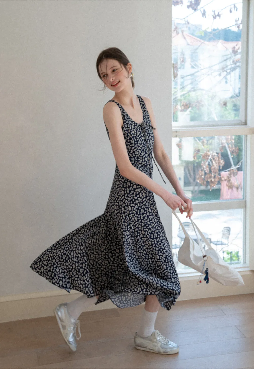 Floral Print Sleeveless Midi Dress with V Neck