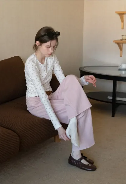 Wide leg high waist denim jeans with belt loop design