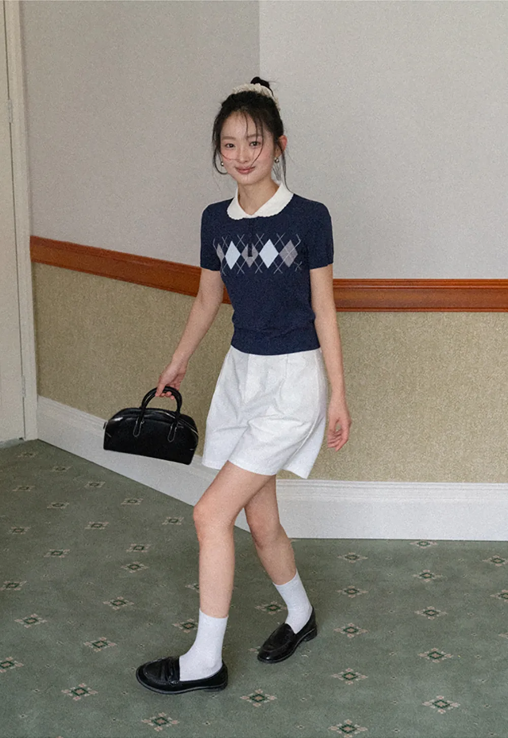 Knitted Short Sleeve Sweater with Collar and Diamond Pattern