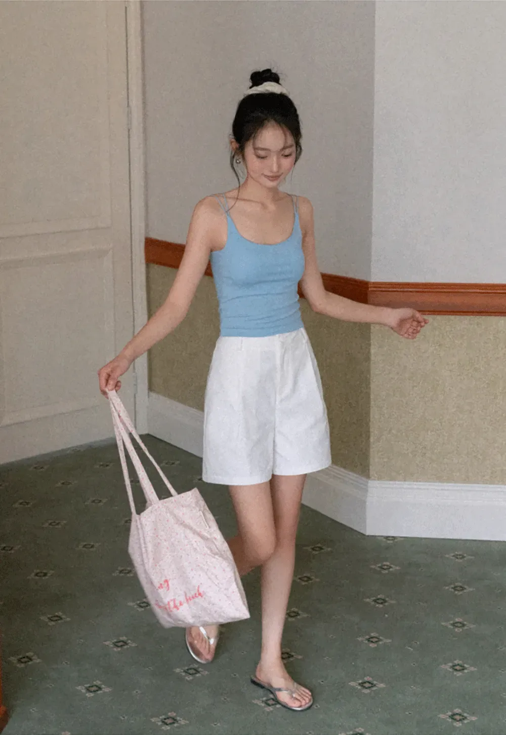 Thin strap scoop neck fitted tank top