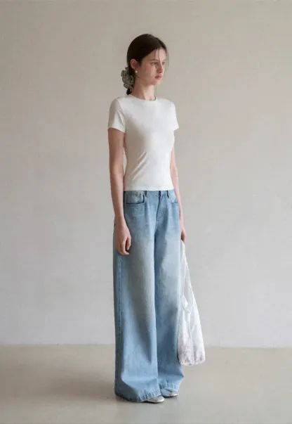 Wide leg high waist denim jeans with belt