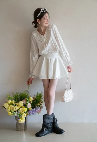 Long sleeve dress with lace collar and tie front