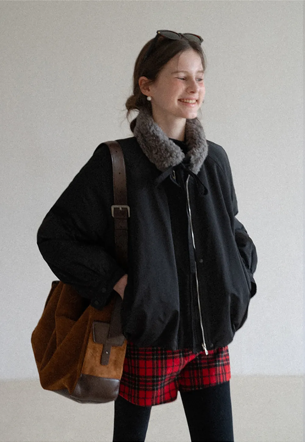 Stylish Short Jacket with Furry Collar and Zipper Design