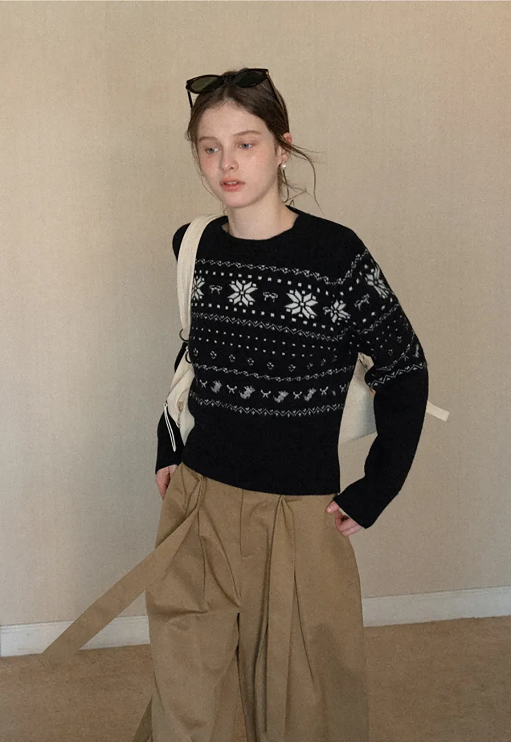 Wide leg pleated casual pants with tie waist design