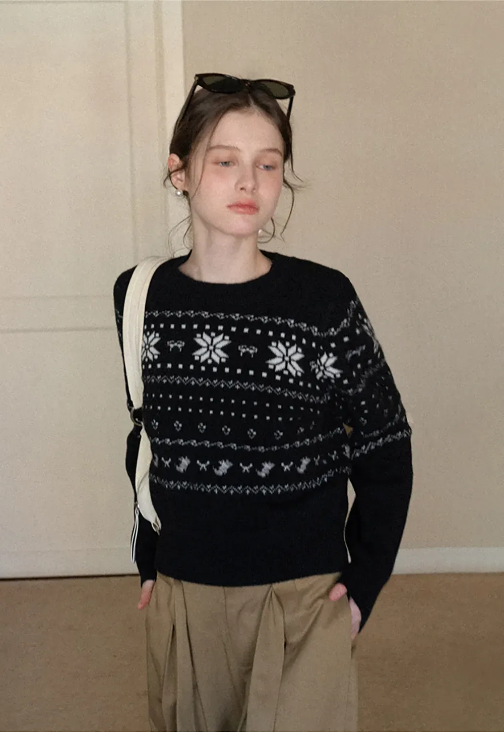 Winter Snowflake Knit Sweater with Round Neck Design