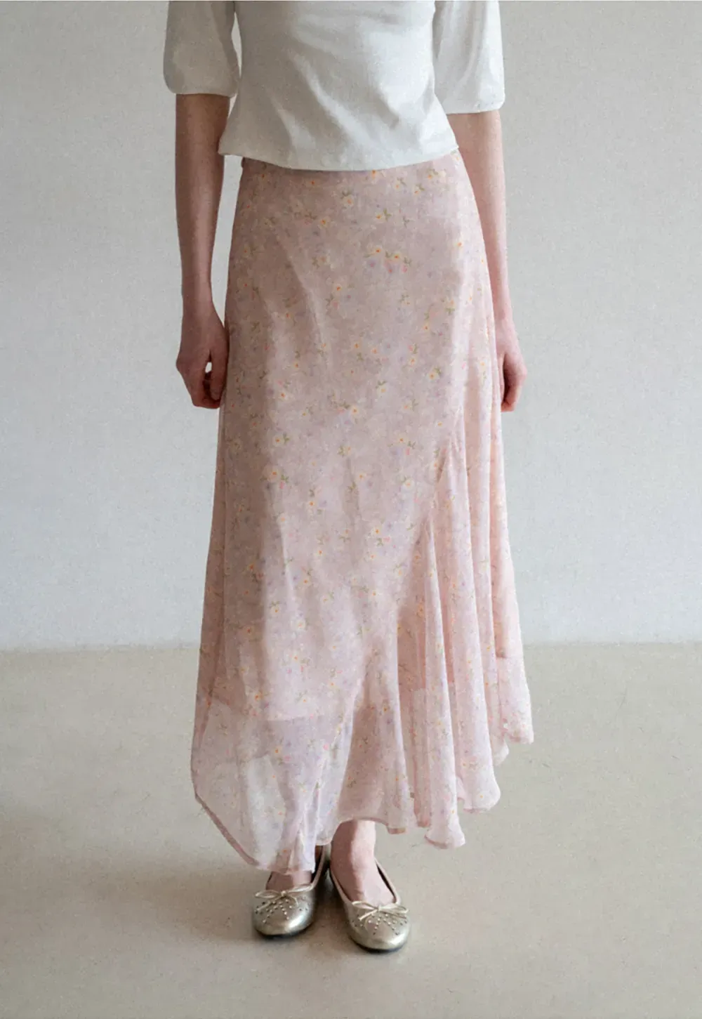 Flowy floral print midi skirt with layered hem