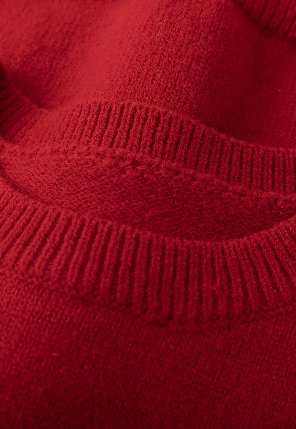 Round Neck Sweater with Snowflake Pattern Design