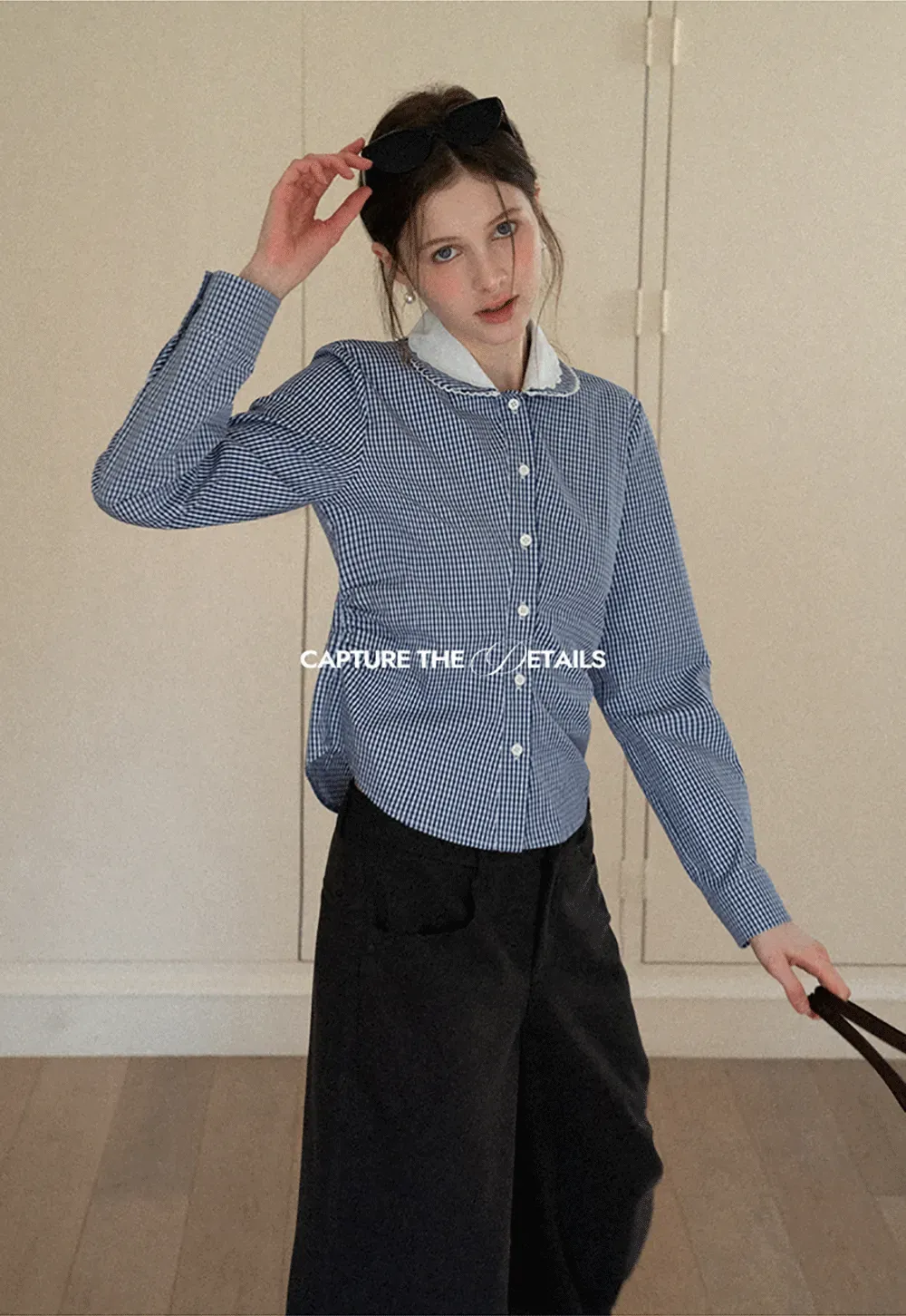 Elegant blouse with scalloped collar and long sleeves for versatile styling