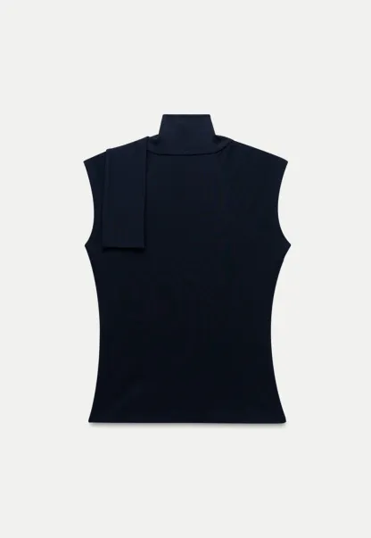 Women’s Sleeveless Knit Top