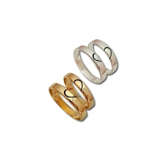 Minimalist Custom Ring - Custom Couple Bands Personalized Gift for HerMatching His & Hers Gift Thin Band with Name/Date Engraving