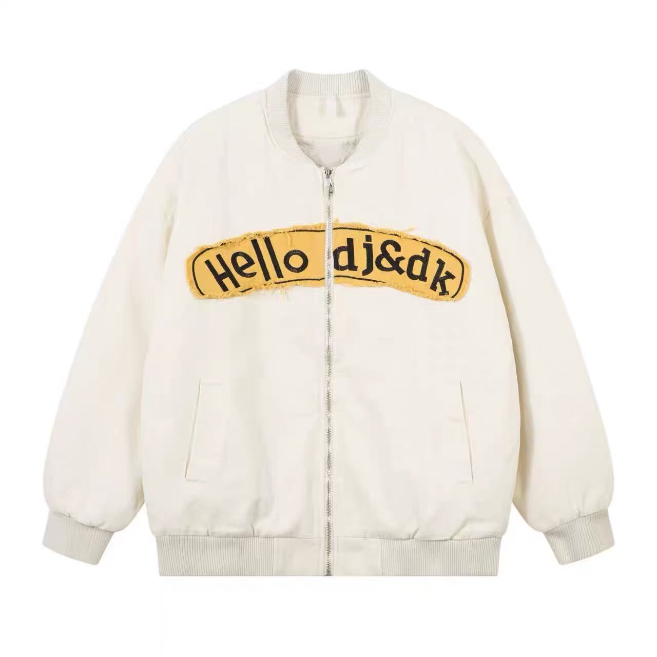 Snoopy Baseball Puffer Jacket | Comic-Inspired Warmth · Love at First Wear The three-dimensional embroidered Snoopy leaps to life on the jacket, perfectly capturing his heartwarming smile from the comics. Designed in a classic baseball silhouette with li