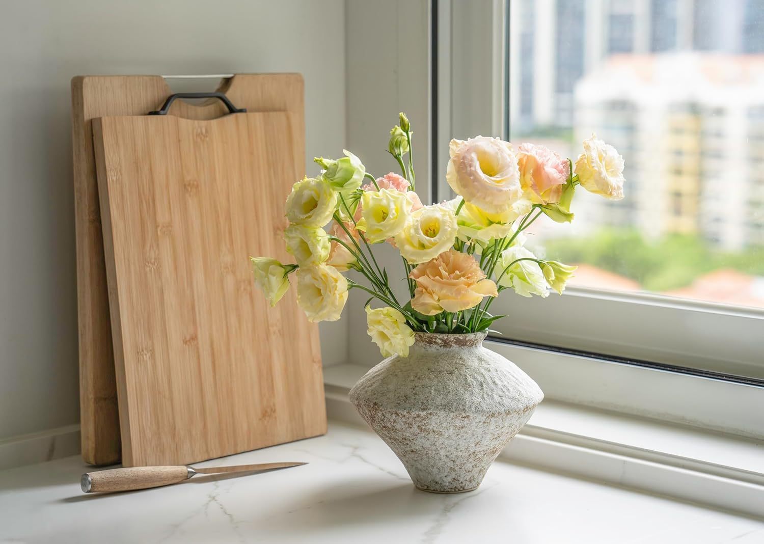 Handmade Ceramic Rustic White  Vase  Decorative Flower Vase  Textured Pottery Vase  for Centerpieces, Kitchen, Living Room, Bedroom Decor Gifts